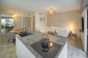 2 Chambres Balcon vue Jardin-carnot A2b266