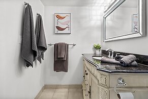 The Coreline Suites – Downtown Toronto
