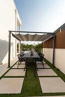 Villa Turnea With Heated Pool