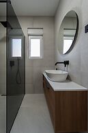 Villa Turnea With Heated Pool
