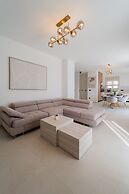 Villa Turnea With Heated Pool
