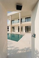 Villa Turnea With Heated Pool