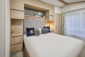 Host Stay Honey Bee Lodge