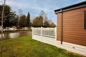 Host Stay Lakeshore Lodge