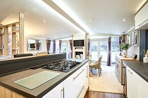 Host Stay Enzo s Lodge