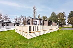 Host Stay Enzo s Lodge