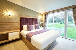 Host Stay Enzo s Lodge