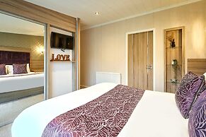 Host Stay Enzo s Lodge