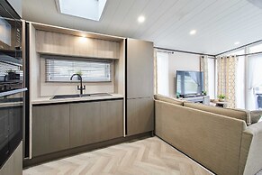 Host Stay Pebble Lodge