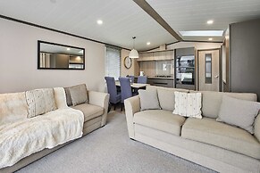 Host Stay Pebble Lodge