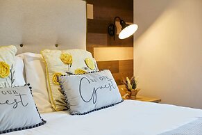Host Stay Cherry Lodge