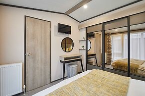 Host Stay Elegant Lodge