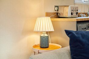 Host Stay Fairview Lodge