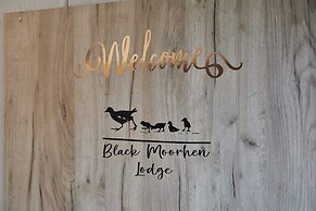 Host Stay Black Moorhen Lodge