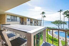 Oceanfront Maui Retreat Steps From Sugar Beach