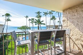 Oceanfront Maui Retreat Steps From Sugar Beach