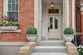 Walkable Condo Near Over-the-rhine & Hard Rock!