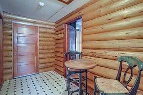 Quarter-acre Lander Cabin 7 Mi to Sinks Canyon