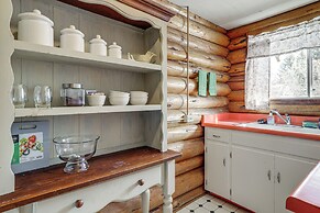 Quarter-acre Lander Cabin 7 Mi to Sinks Canyon