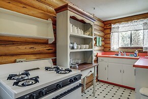 Quarter-acre Lander Cabin 7 Mi to Sinks Canyon