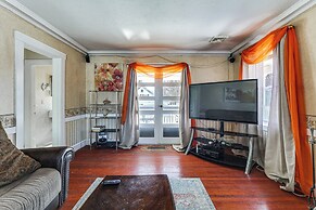 Walk to DW Field Park! Spacious Home w/ Deck