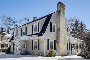 Walk to DW Field Park! Spacious Home w/ Deck