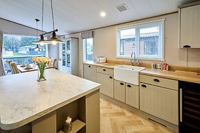 Host Stay Huckleberry Lodge