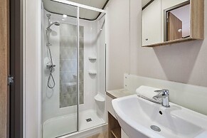 Host Stay Graceland Lodge