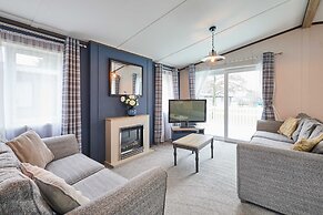 Host Stay Graceland Lodge
