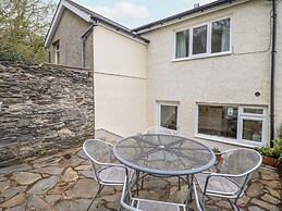 12 Glyn Terrace