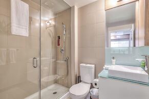 Toronto City Suites - Front St