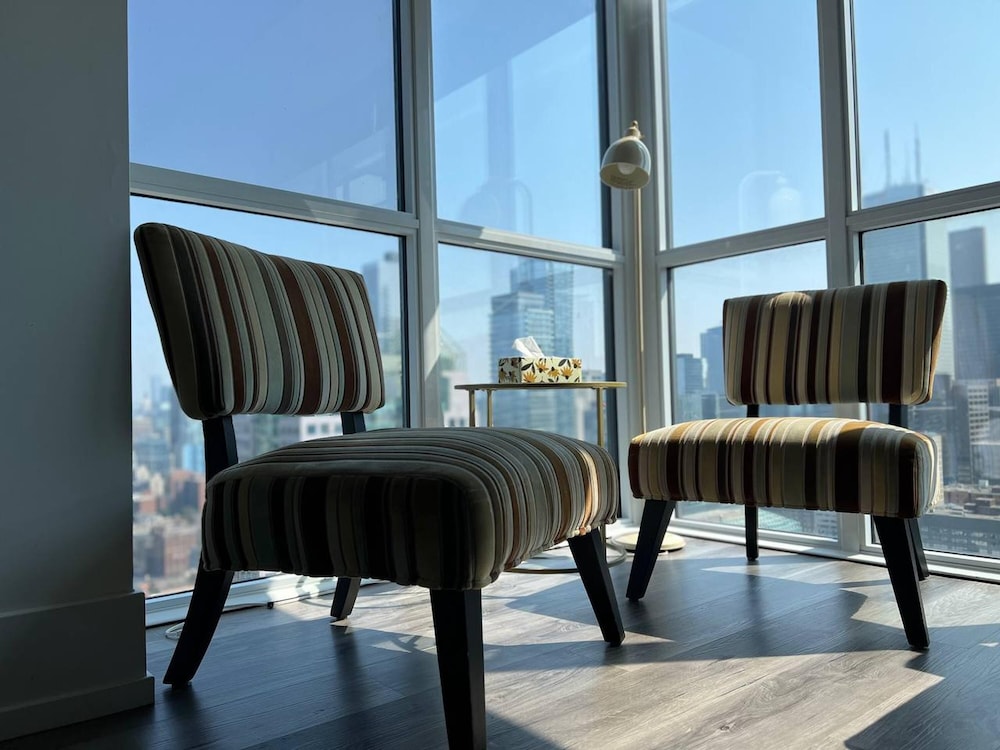 Toronto City Suites - Front St
