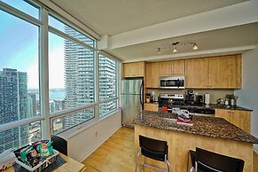 Toronto City Suites - Front St