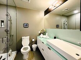 Toronto City Suites - Front St