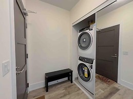 Toronto City Suites - Front St