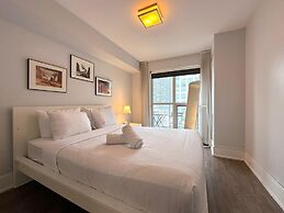 Toronto City Suites - Front St