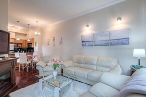 Toronto City Suites - Front St