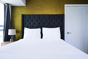 Toronto City Suites - Front St