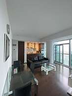 Toronto City Suites - Front St