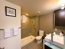 Toronto City Suites - Front St
