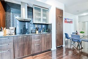 Toronto City Suites - Front St