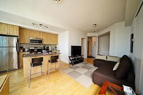 Toronto City Suites - Front St