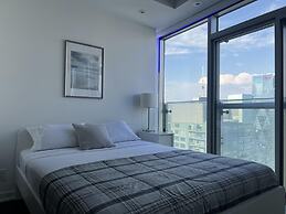 Toronto City Suites - Front St