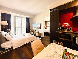 Toronto City Suites - Front St