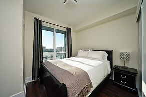 Toronto City Suites - Front St