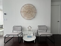 Toronto City Suites - Front St