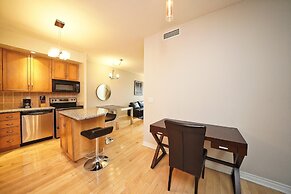 Toronto City Suites - Front St
