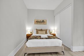 Toronto City Suites - Front St