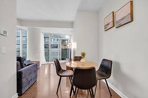 Toronto City Suites - Front St