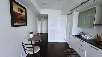 Toronto City Suites - Front St